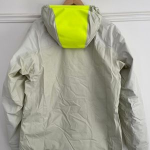 Arcteryx System a Axis insulated Anorak jacket，polar color in size S, brand New